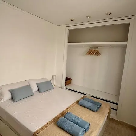 Beachfront In Gandia アパート